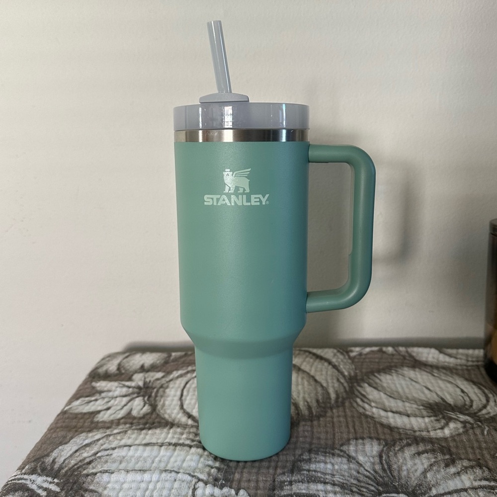 40oz Stanley Tumbler.